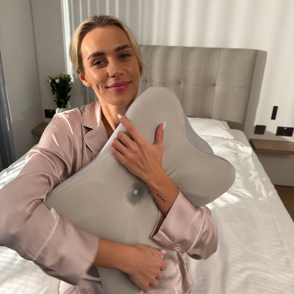 Derila Ergo Pillow 2026 Close-Up — High-Density Memory Foam Butterfly Contour Engineering